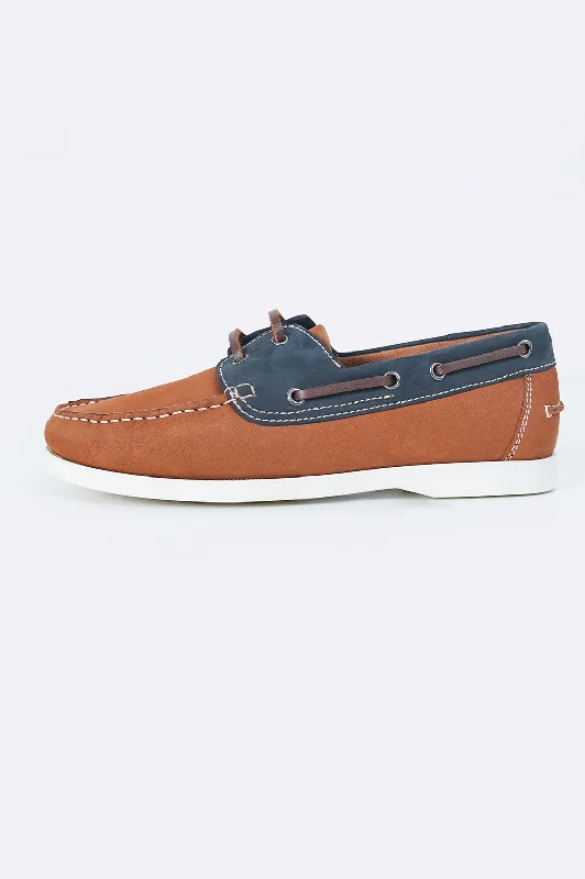 CONTRAST LEATHER BOAT SHOES